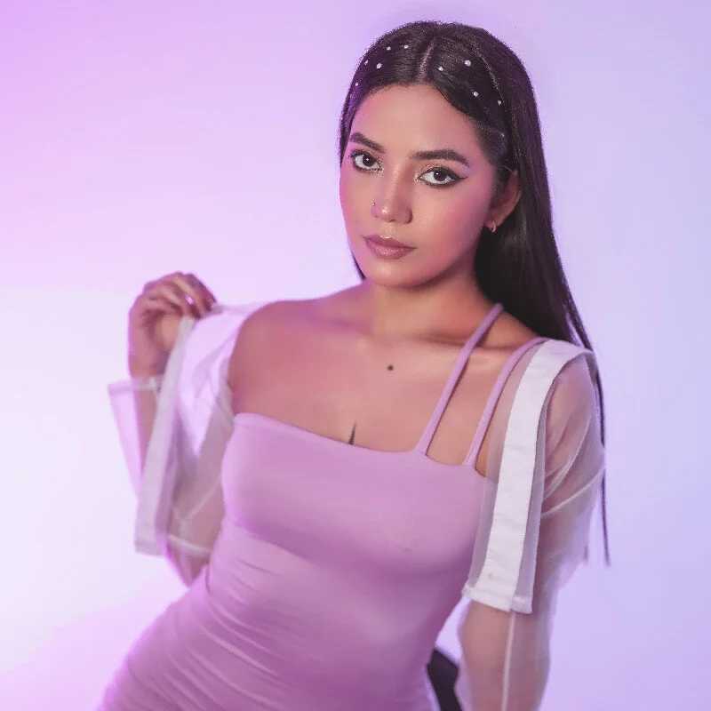 AriadnaHolt — FansOnlyX creator profile