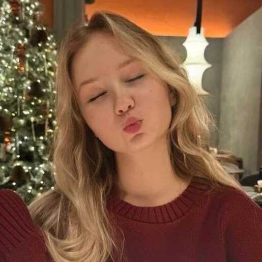 queenneee — FansOnlyX creator profile