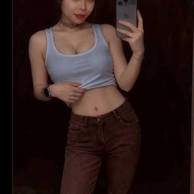 Lilyy18 — FansOnlyX creator profile