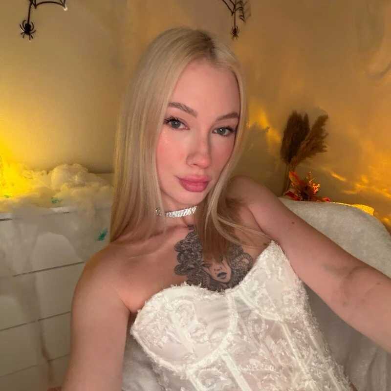 AnnyBastet — FansOnlyX creator profile