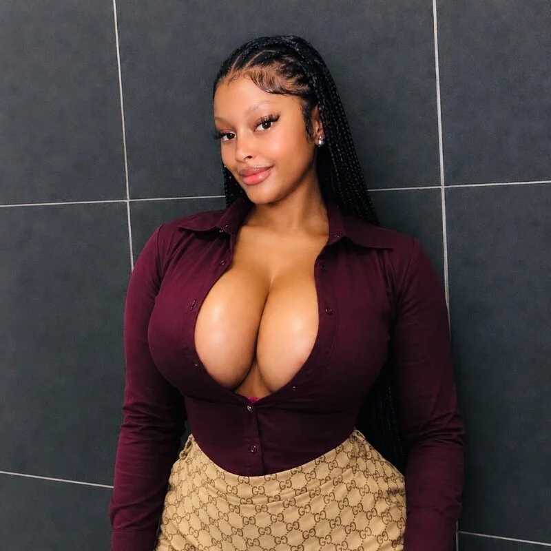 Iconic_black_barbie — FansOnlyX creator profile