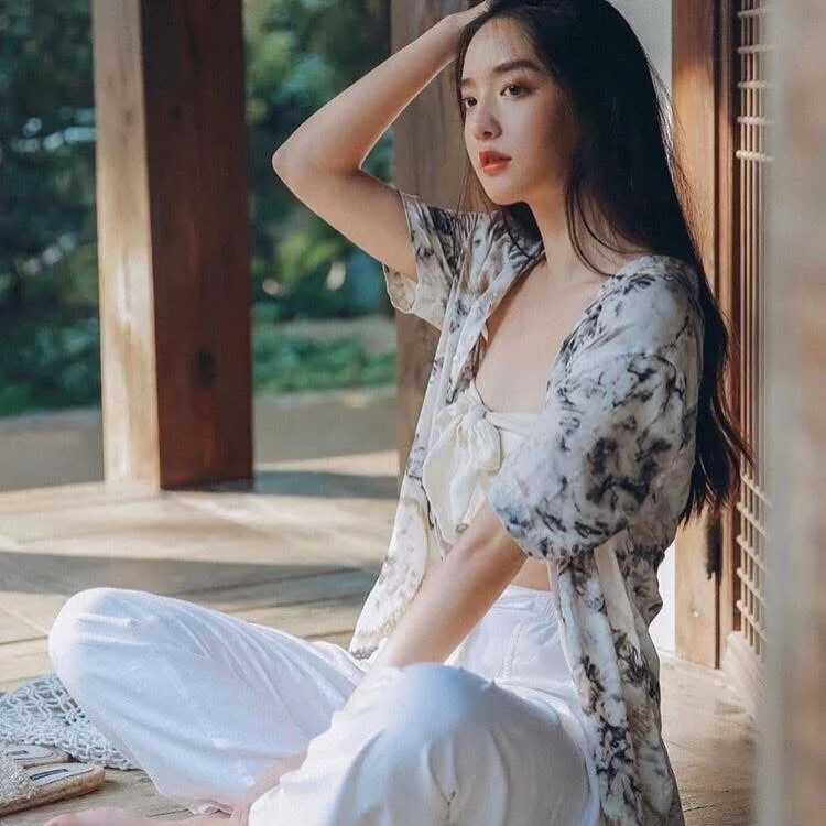 Thuy-chi — FansOnlyX creator profile