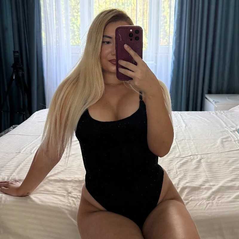 AlexiaMoonn — FansOnlyX creator profile