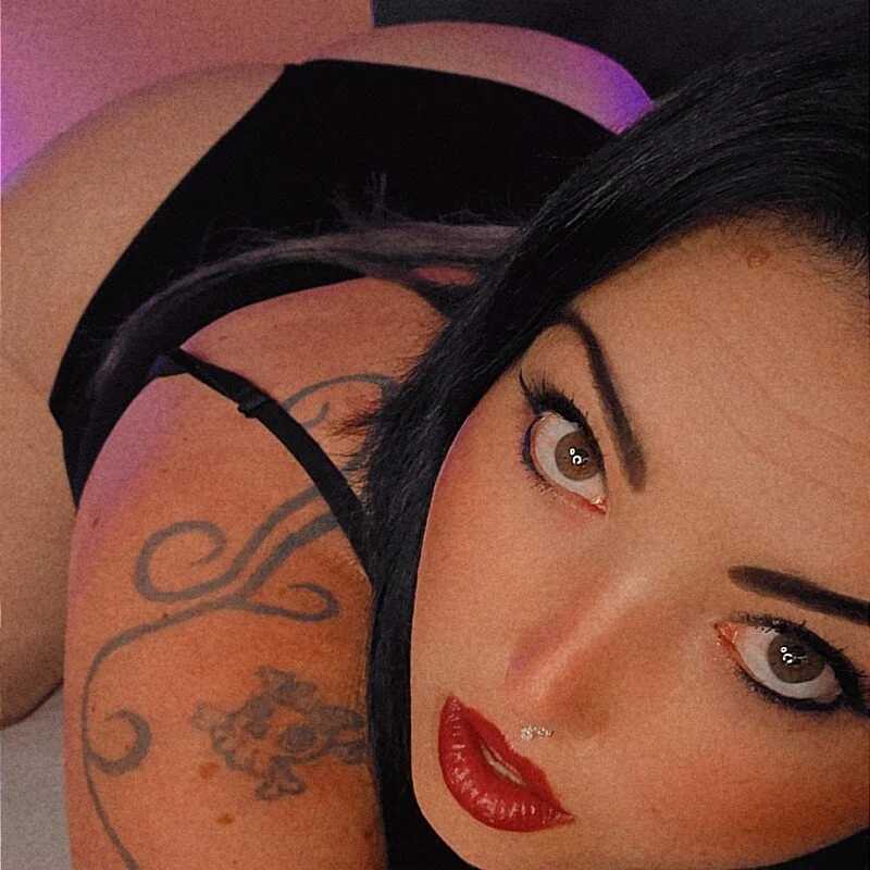 CurvyBonnie_XO — FansOnlyX creator profile