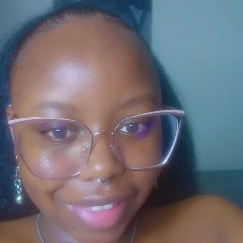 chloe010 — FansOnlyX creator profile