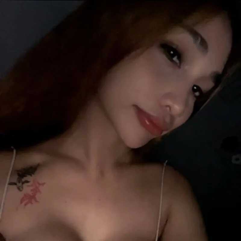 Caroline_3 — FansOnlyX creator profile