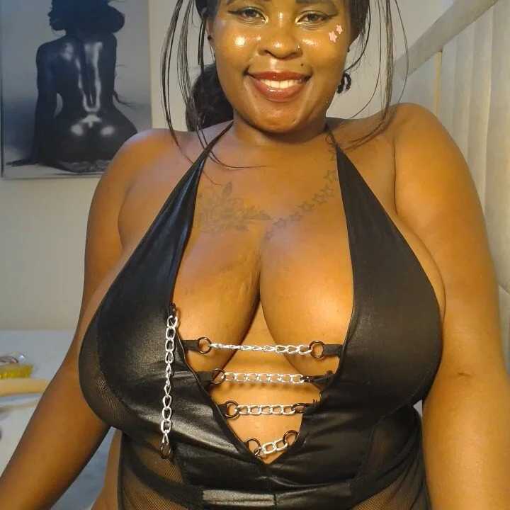 QueenMyaa — FansOnlyX creator profile