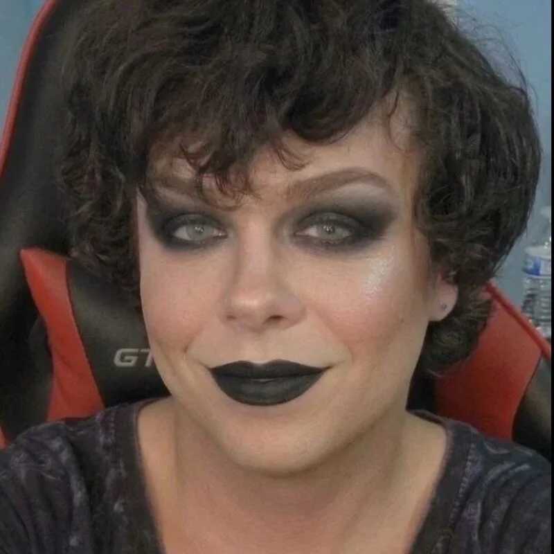 MidnightDollVeronica — FansOnlyX creator profile