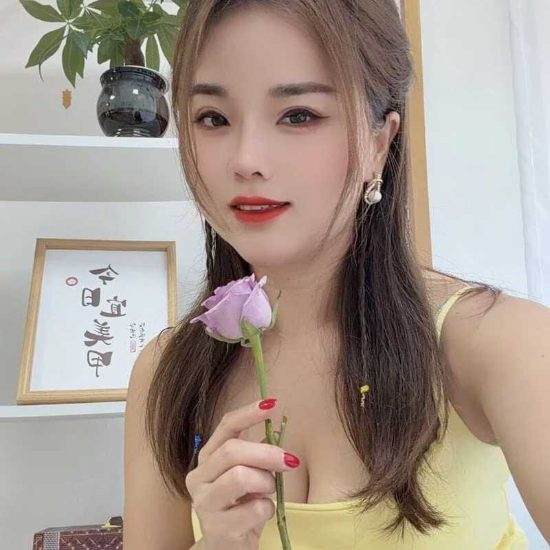 Xiaoxiao-y — FansOnlyX creator profile