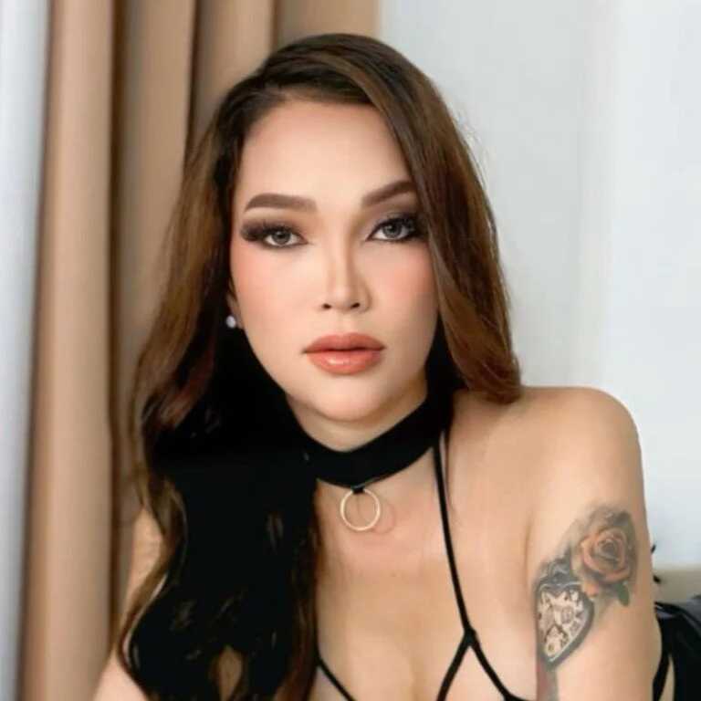 MouthWatering_Ayesha — FansOnlyX creator profile