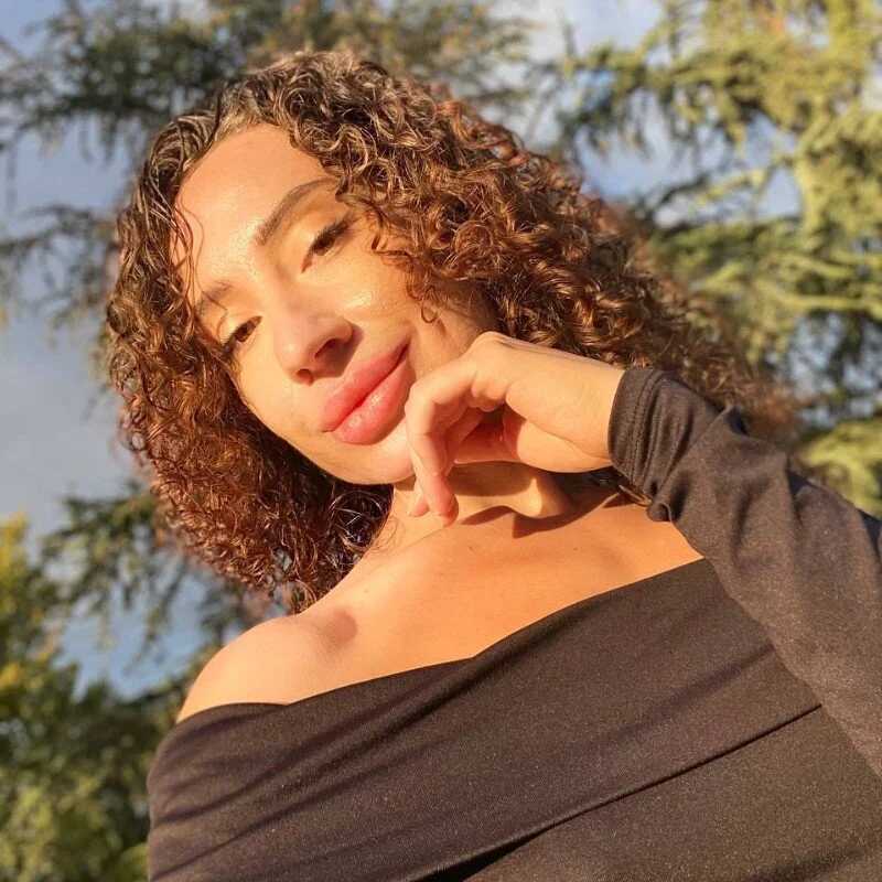 Eva_curlss — FansOnlyX creator profile