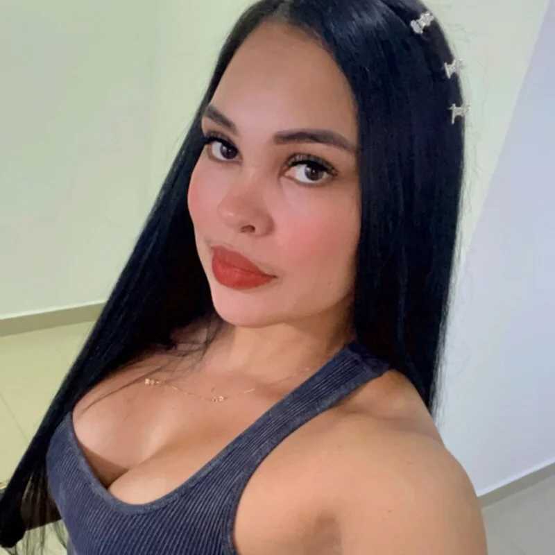 FOX_LATINA — FansOnlyX creator profile