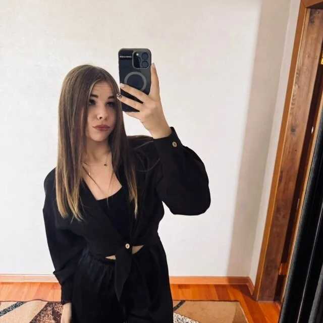 Calora — FansOnlyX creator profile
