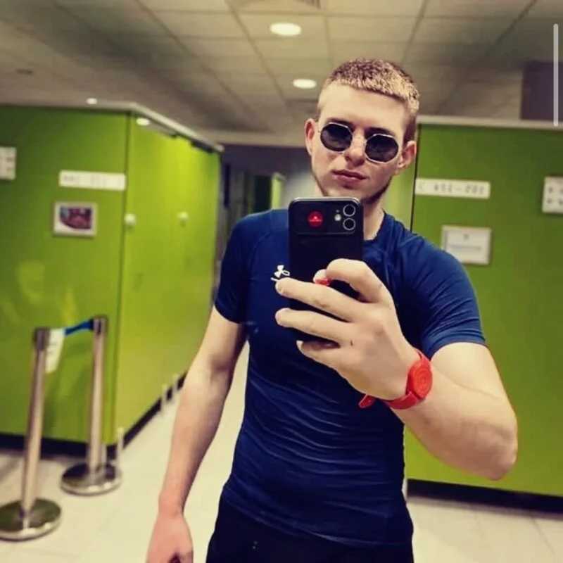 VelvetKingg — FansOnlyX creator profile