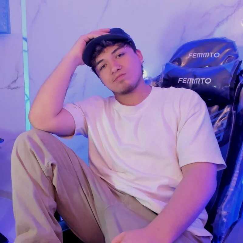 juanmechanic_ — FansOnlyX creator profile