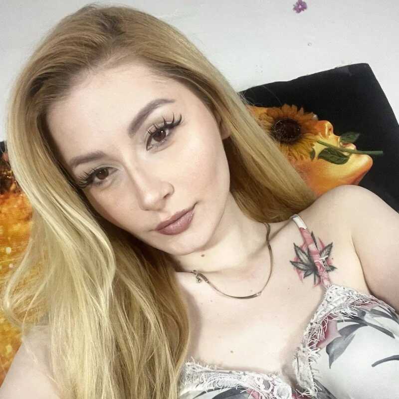 LizzyJordansxox — FansOnlyX creator profile