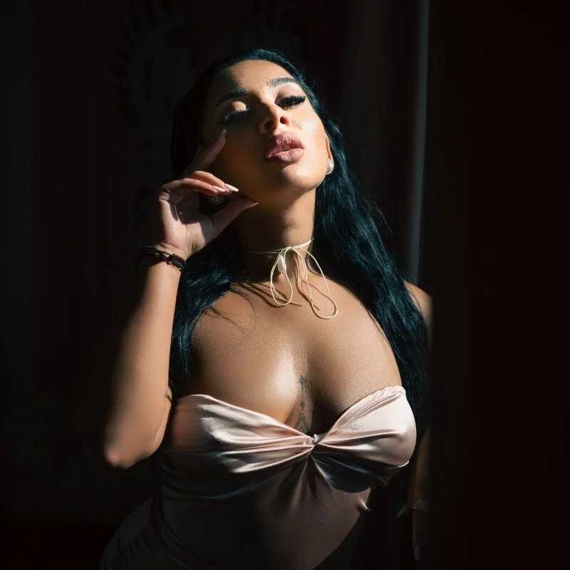 MadyLuxxx — FansOnlyX creator profile