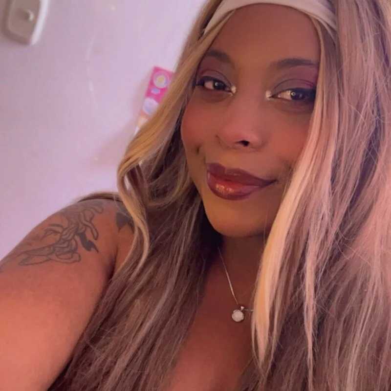 RosiBrownn_ — FansOnlyX creator profile