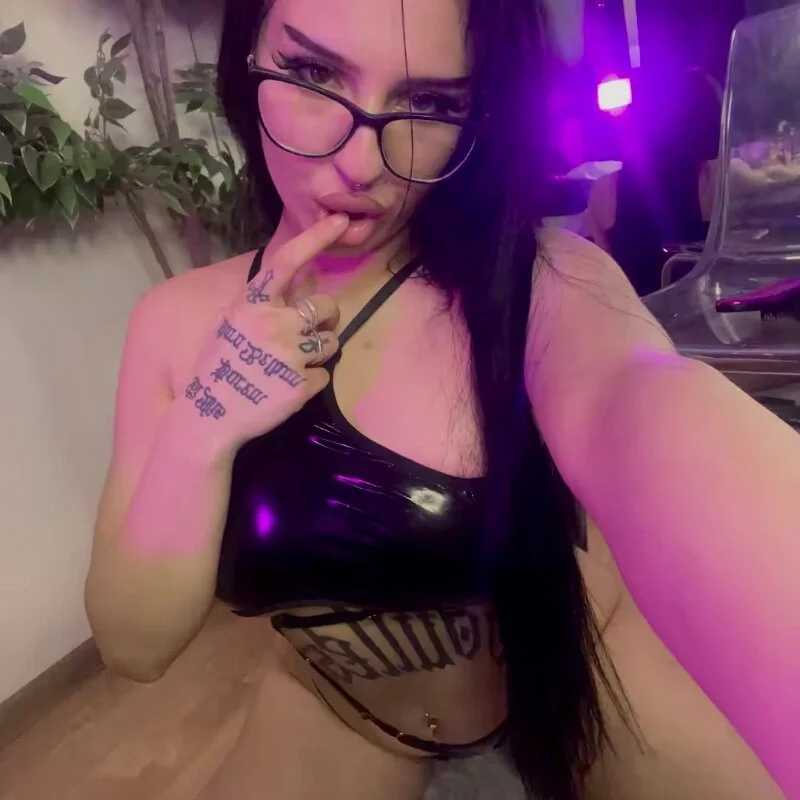 RavenFoxxy — FansOnlyX creator profile