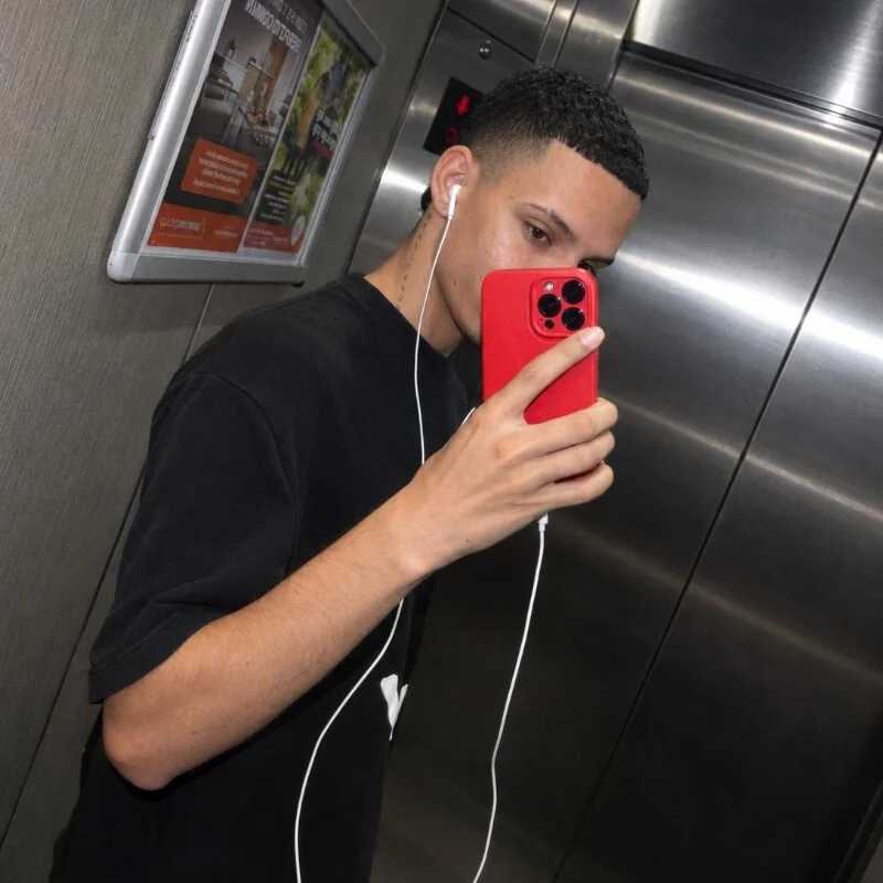 iamricardo_x — FansOnlyX creator profile