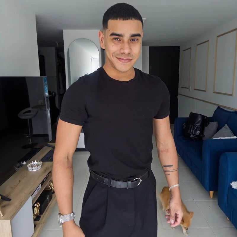 Angel_jose444 — FansOnlyX creator profile