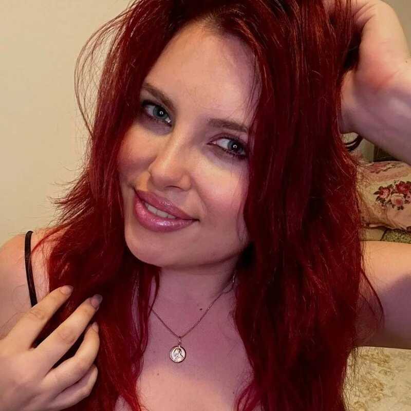 CurvyBluEyes — FansOnlyX creator profile