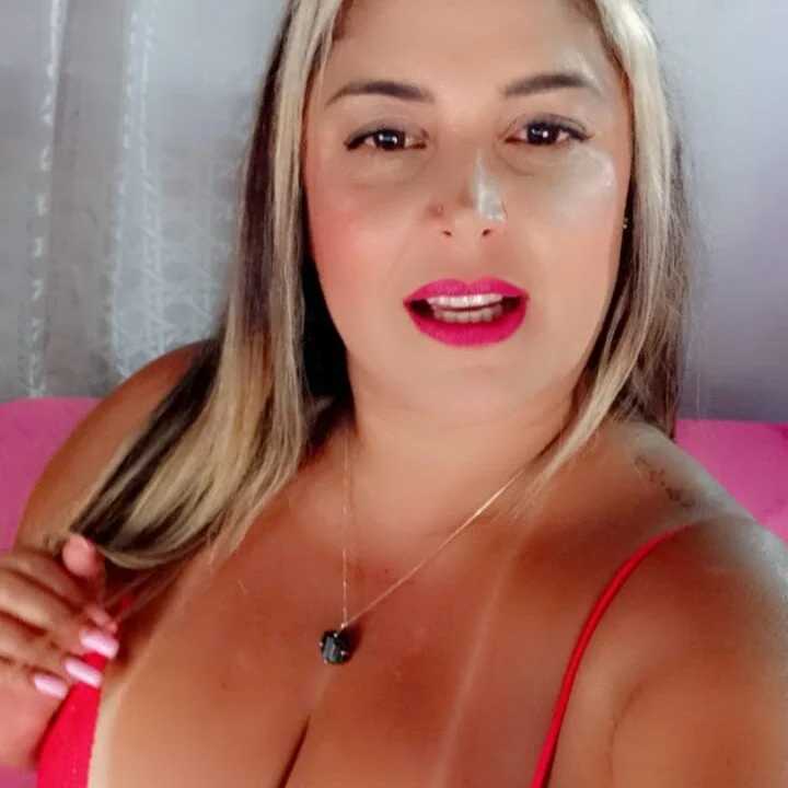 LenaDIaz — FansOnlyX creator profile