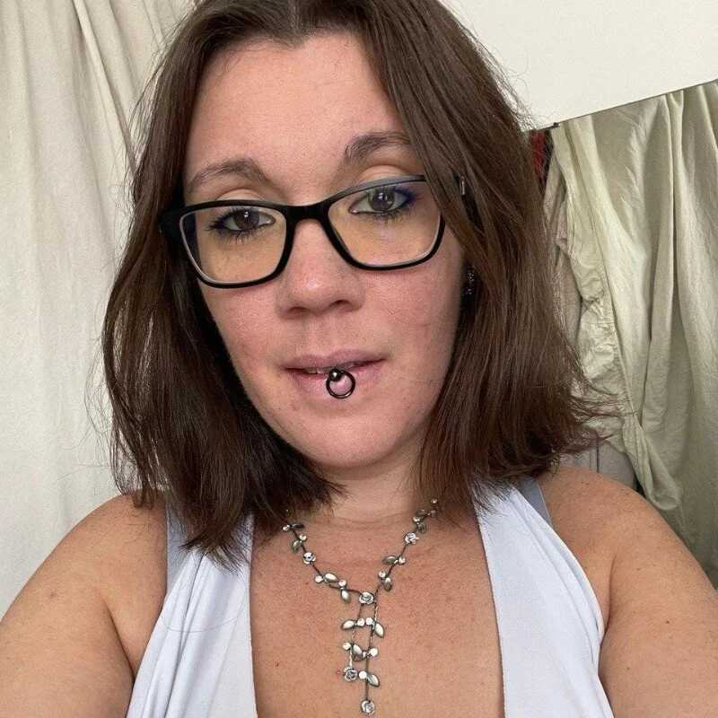 lili-hot-77 — FansOnlyX creator profile