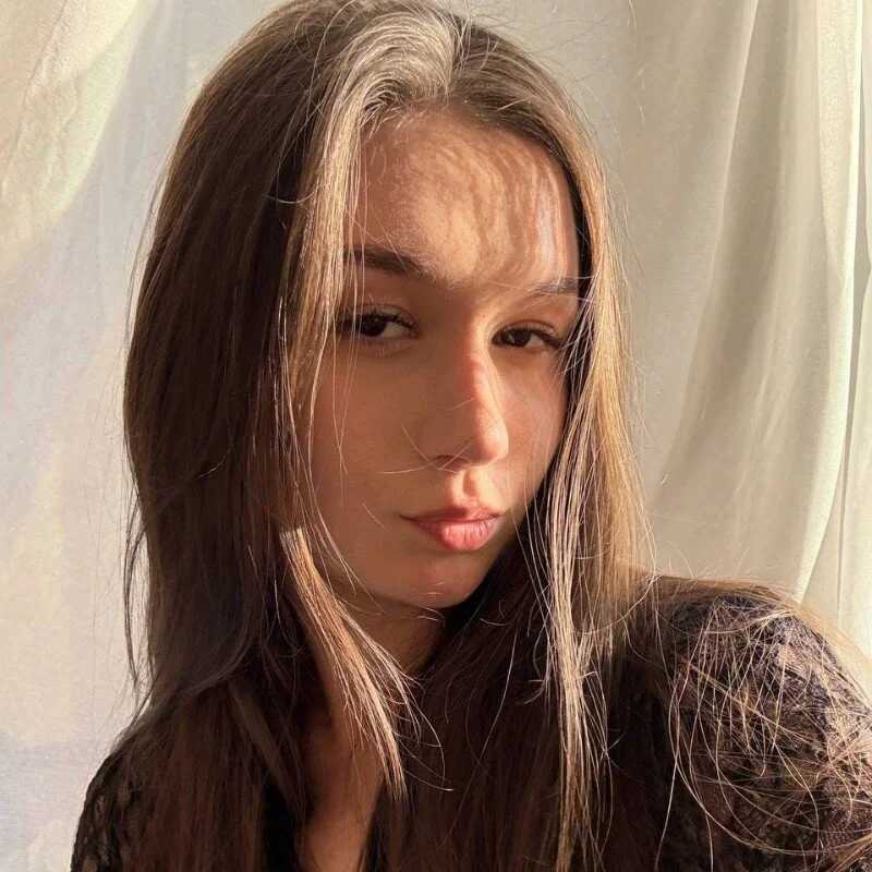 emilylovetokens — FansOnlyX creator profile