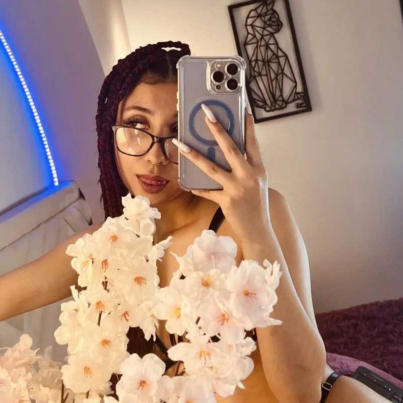 isabela_croftt — FansOnlyX creator profile