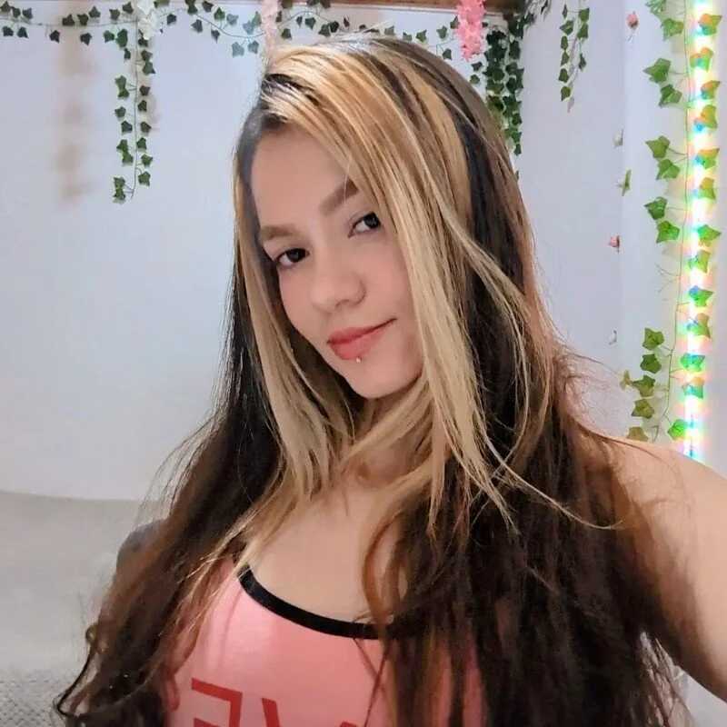 caroolina_sweet — FansOnlyX creator profile