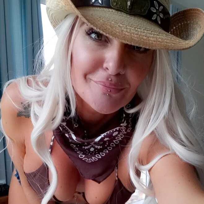 Dirty_Secrettt — FansOnlyX creator profile