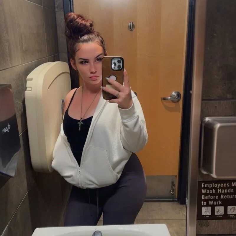 SnowBunnyV — FansOnlyX creator profile