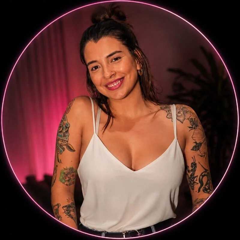 VioletaLane — FansOnlyX creator profile