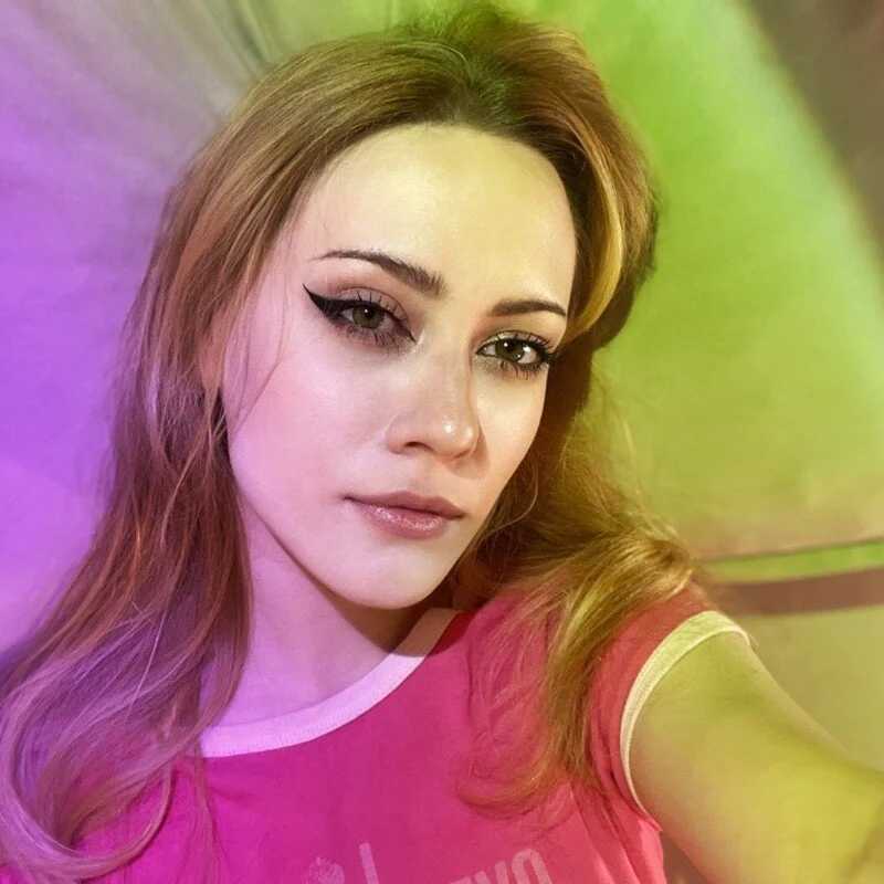 lisa_everly — FansOnlyX creator profile