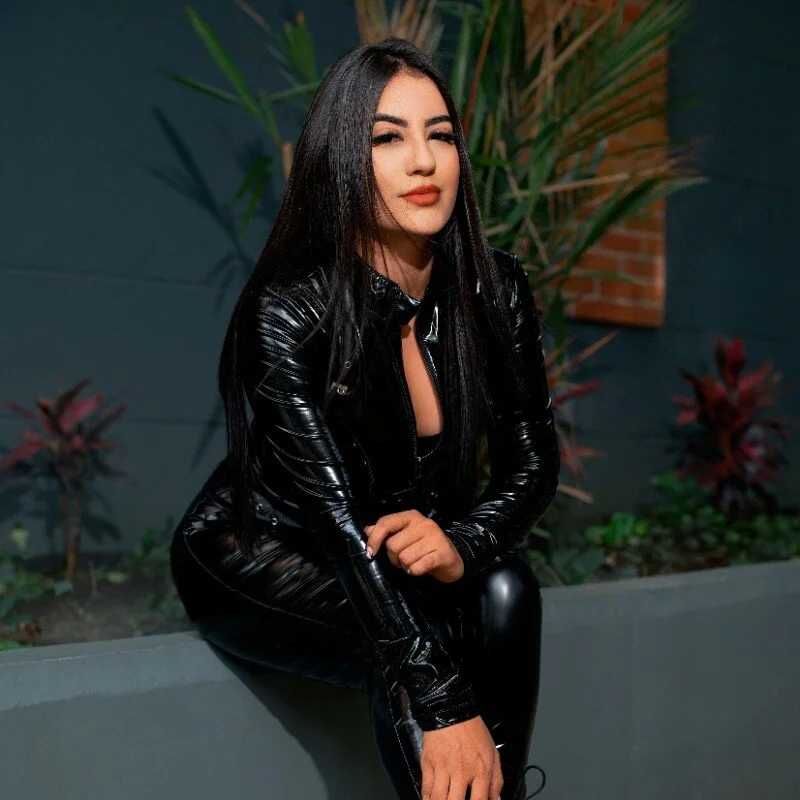 Ellaochoa — FansOnlyX creator profile