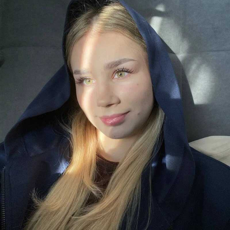 LeaStarlight — FansOnlyX creator profile