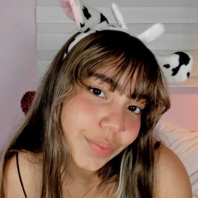 emma_grays2 — FansOnlyX creator profile