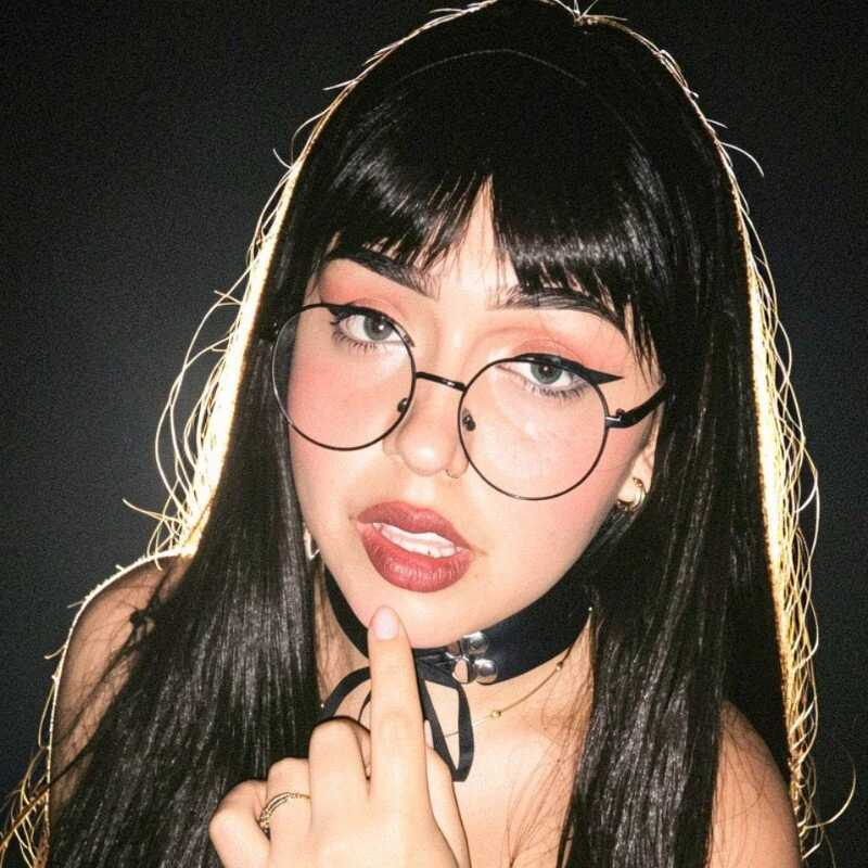 Slave_NinaV — FansOnlyX creator profile
