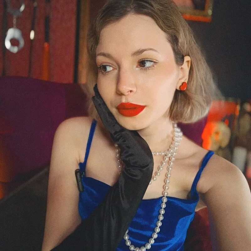 VinylKiss — FansOnlyX creator profile