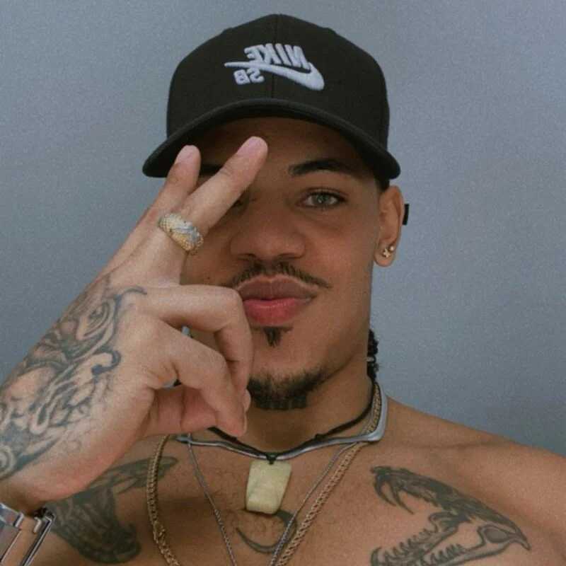 ozase_ — FansOnlyX creator profile