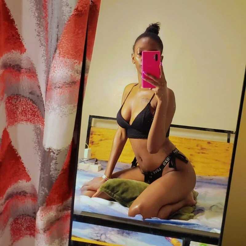 sexxybloom — FansOnlyX creator profile