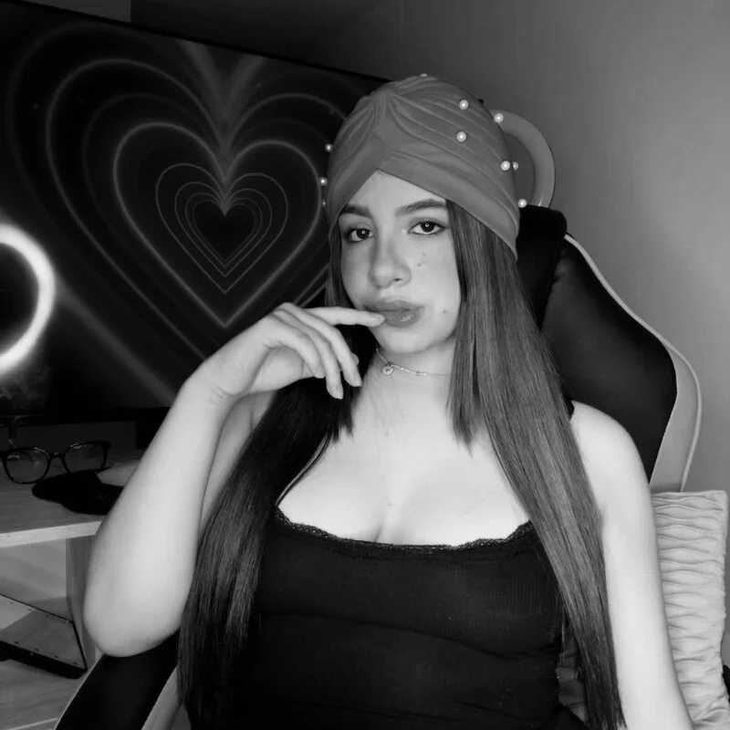 AmandaBrooks_18 — FansOnlyX creator profile
