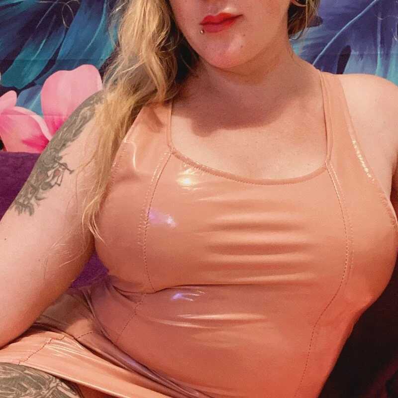 kisicaxx — FansOnlyX creator profile