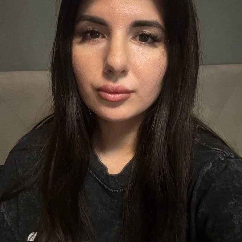 RoxyMuse — FansOnlyX creator profile