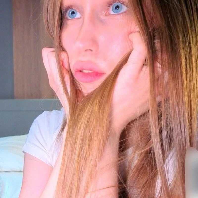 Axina — FansOnlyX creator profile