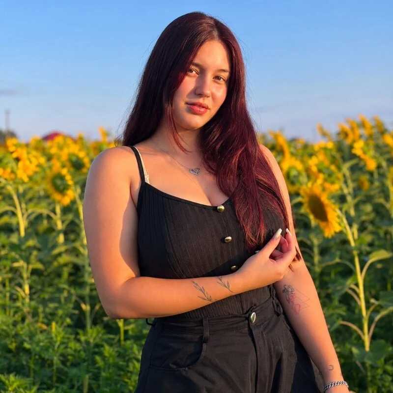 LeeaRose — FansOnlyX creator profile