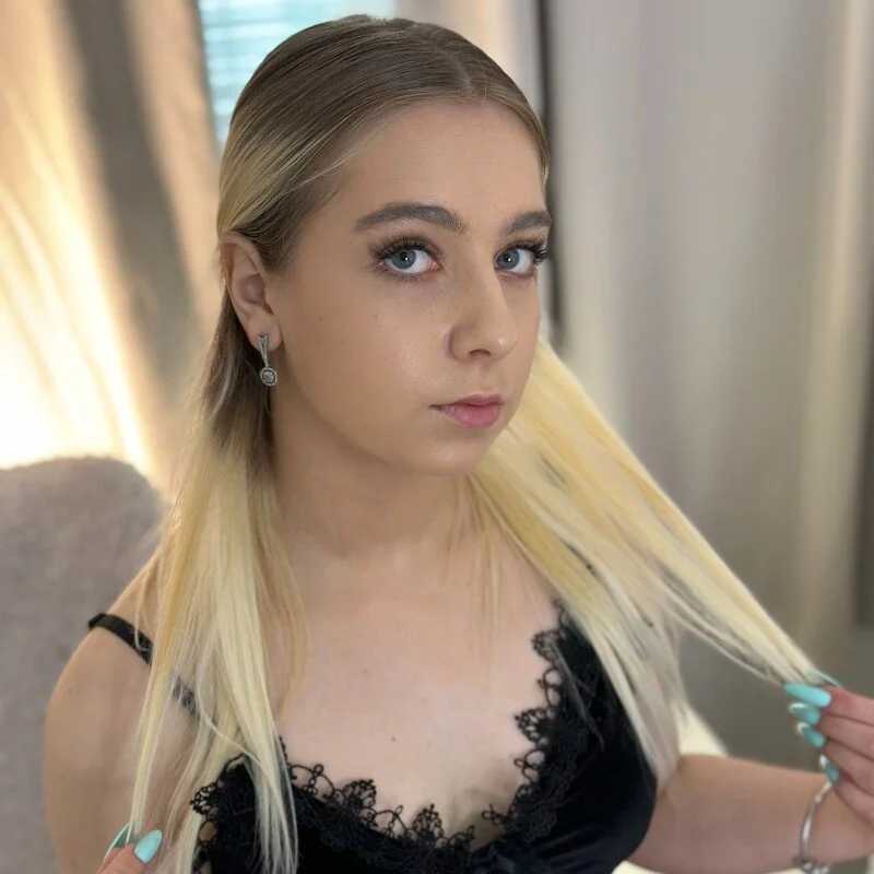 ChloeVirelix — FansOnlyX creator profile