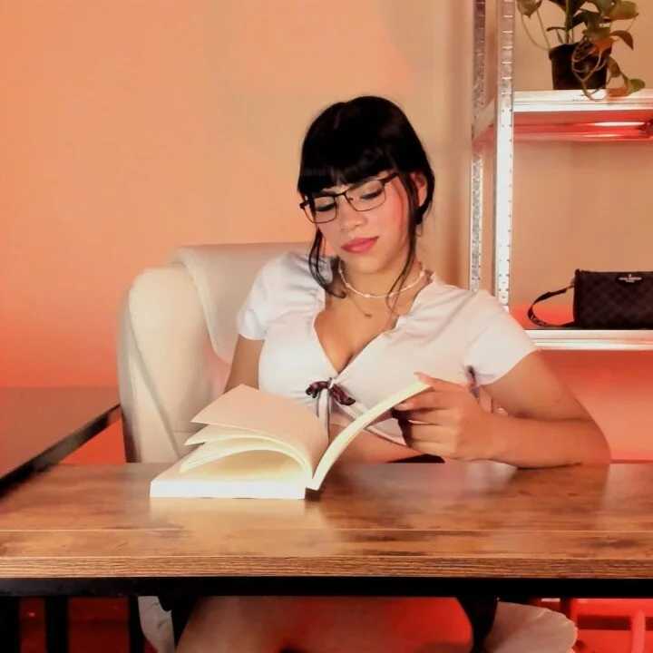 Veronica_office — FansOnlyX creator profile