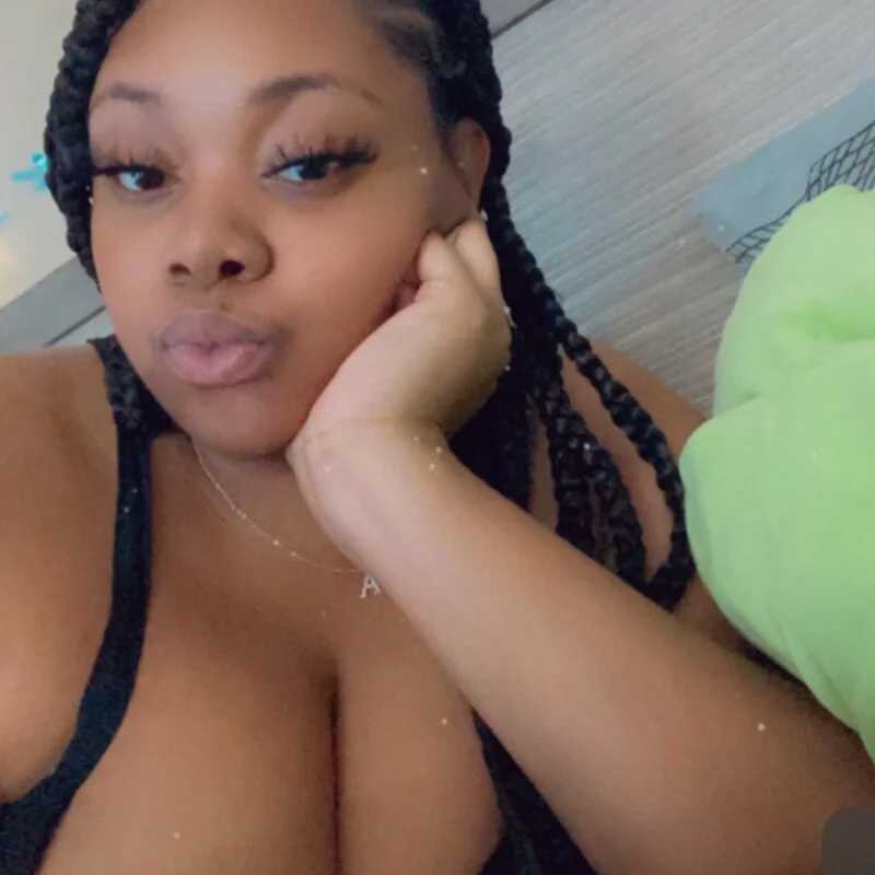 mariiibbw — FansOnlyX creator profile